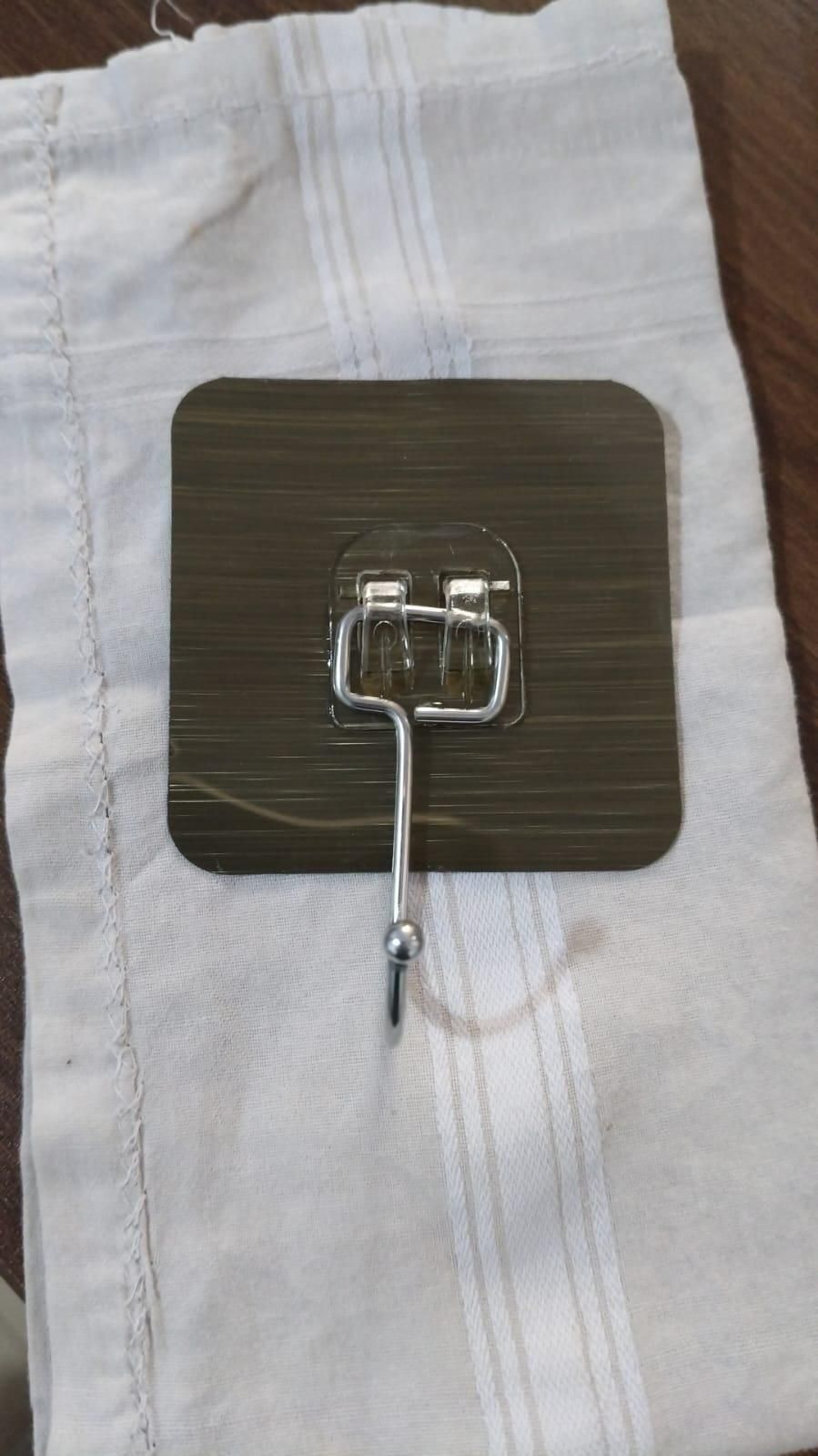 लटकाने के लिए सुनहरे बड़े हुक (10 का पैक)