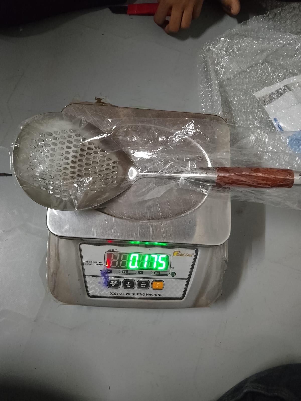 गर्मी प्रतिरोधी और टिकाऊ किचन स्टेनर